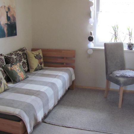 Cozy Airport Guesthouse: Twin Room with Shared Bath Trunkelsberg Exterior photo