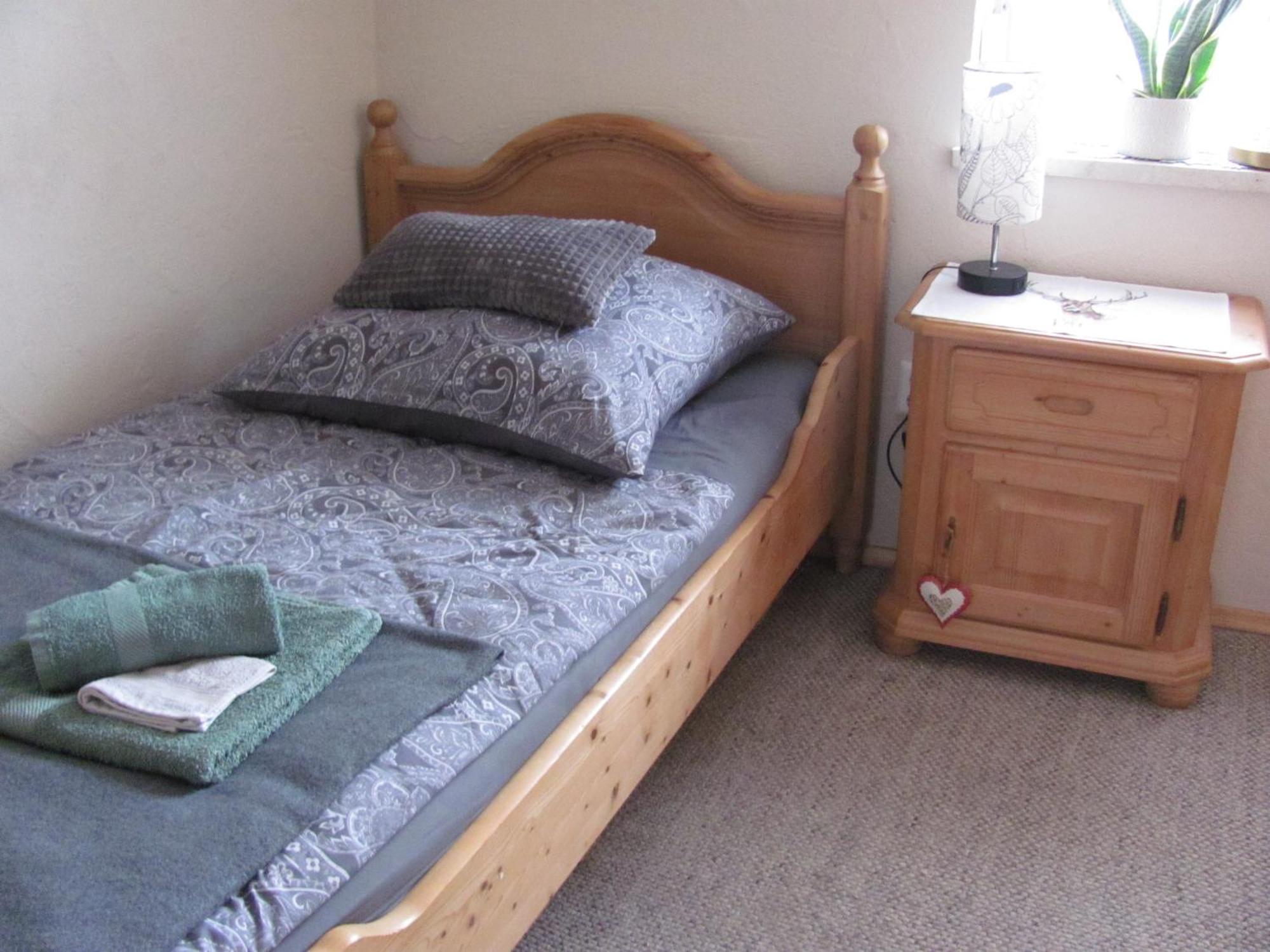 Cozy Airport Guesthouse: Twin Room with Shared Bath Trunkelsberg Exterior photo
