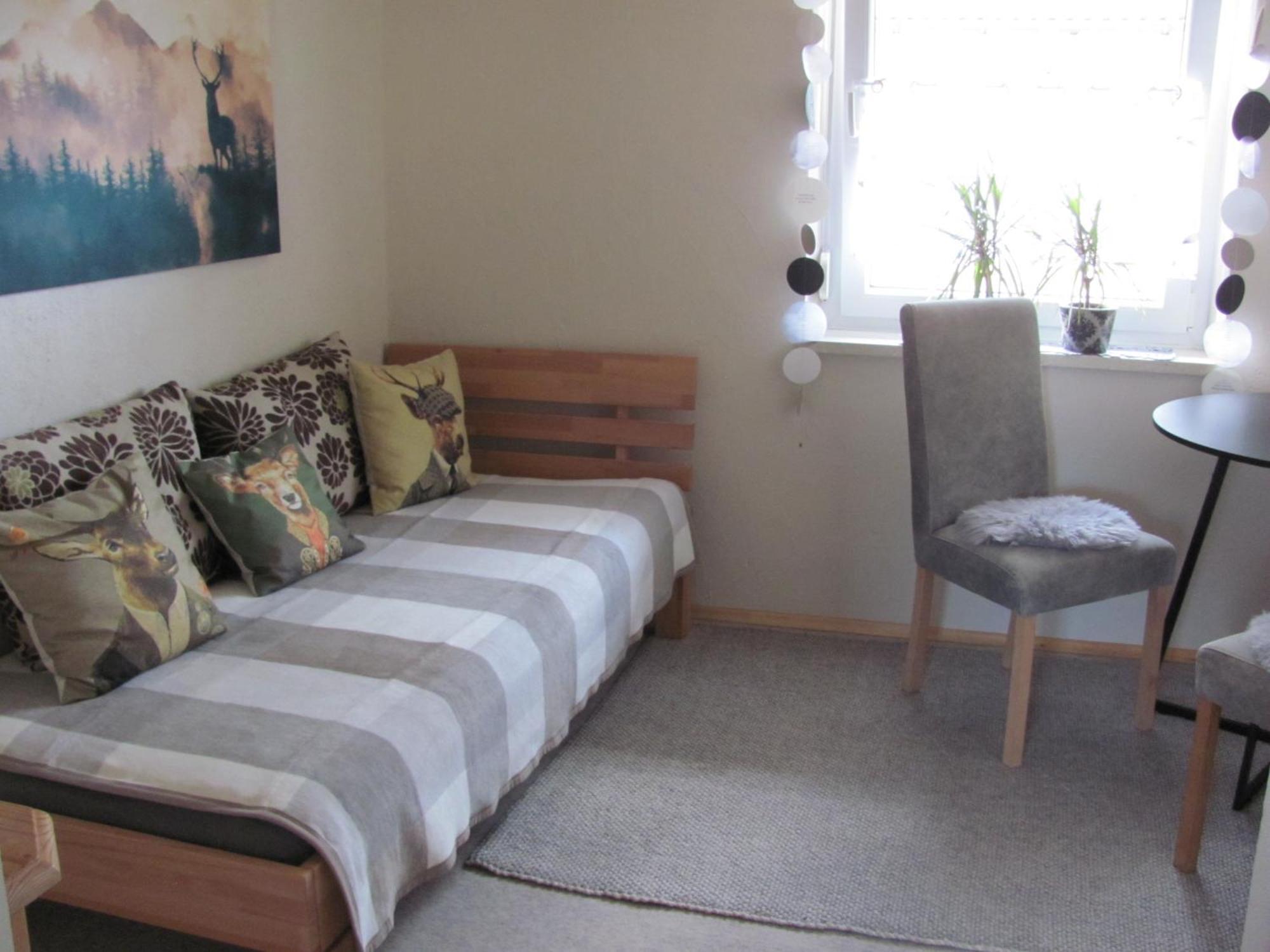Cozy Airport Guesthouse: Twin Room with Shared Bath Trunkelsberg Exterior photo